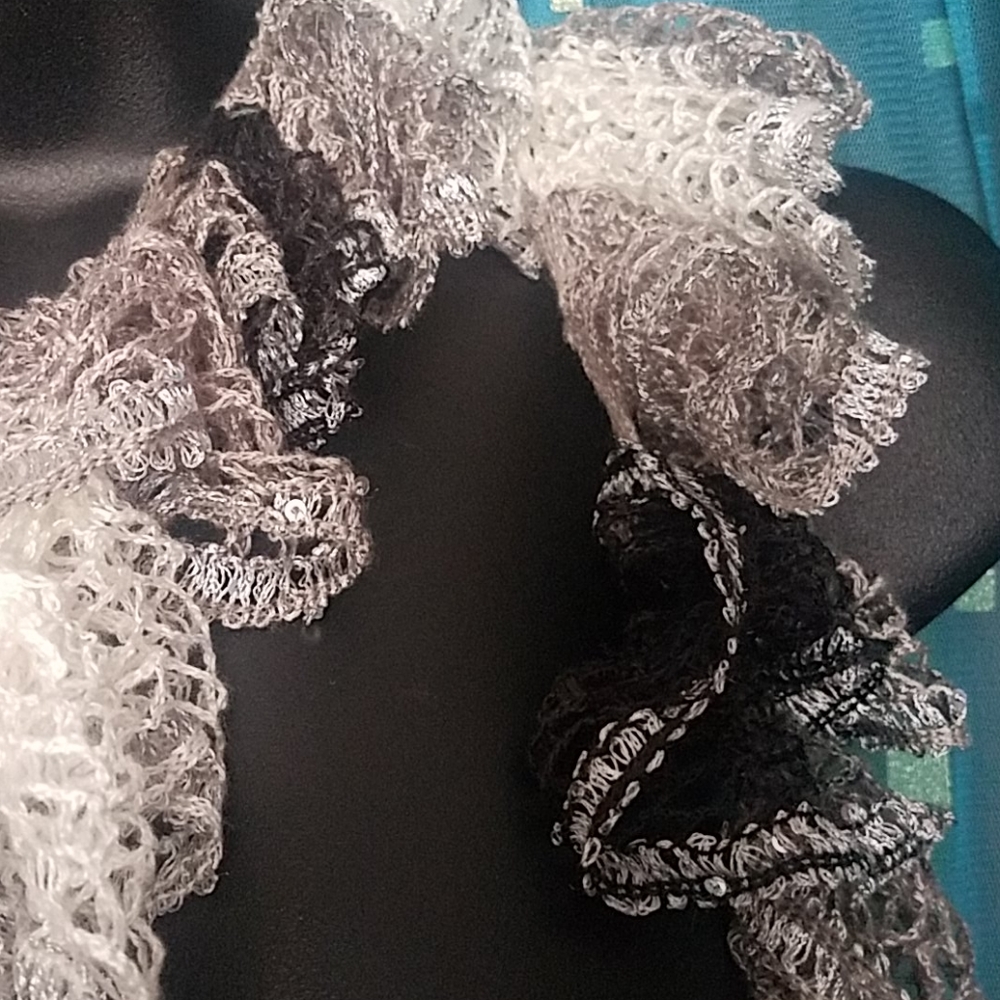 Handmade scarf - Picture 6 of 8